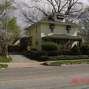 The American Foursquare House...1895-1930