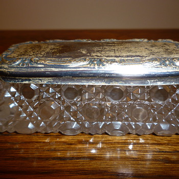 Ladies antique dressing table thingy? - Accessories