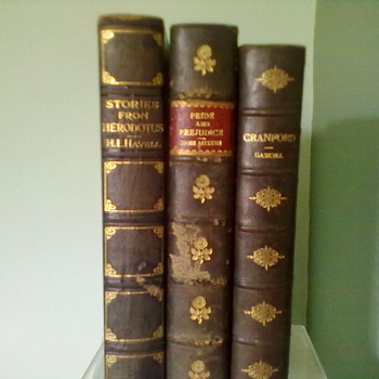 3 more books from 1911, 1914, and 3rd book from 19th century also. See Description below on all 3 books in the photo . - Books