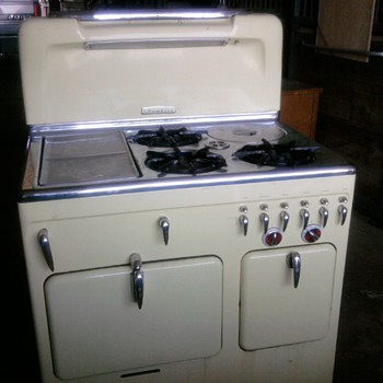 1952 Chambers stove - Model 90C - Kitchen