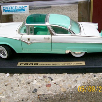 1955 Ford fairlane Crown Victoria 1/18 Die Cast car - Model Cars