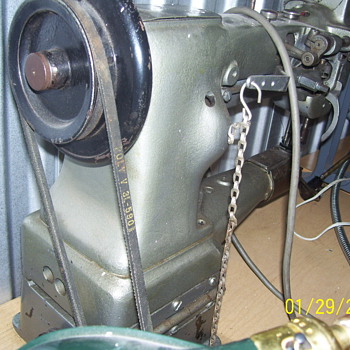 SINGER SEWING MACHINES 