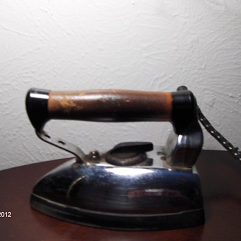Electric Iron from 1929 W.M. Cissell  - Tools and Hardware
