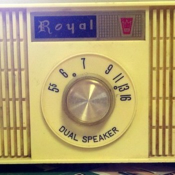 Sansei (SEC) Royal Dual Speaker Tube Radio