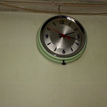 Vintage Shanghai Diamond Electric Clock - Clocks