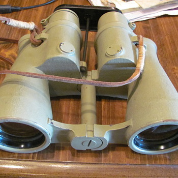 WW11 binoculars unnown origins from England