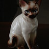 COULD THIS BE A ROYAL DOULTON SIAMESE CAT? NEED YOUR HELP ID.