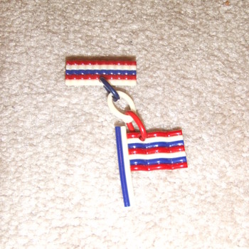 WW2 Patriotic Flag pin
