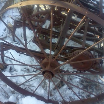 International Harvester tractor implement - Tractors