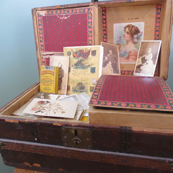 A wonderful little trunk - Furniture