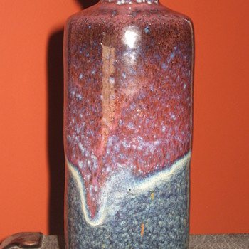 ART POTTERY FIND - Pottery