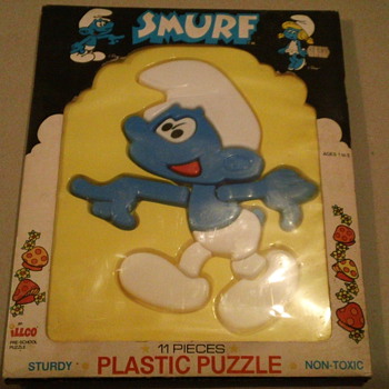 VINTAGE 1982 SMURF 11 PIECE PLASTIC PUZZLE SEAL AND MINT - Games