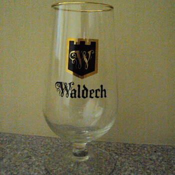 Hamm's Waldech small beer glasses with gold rim - Breweriana