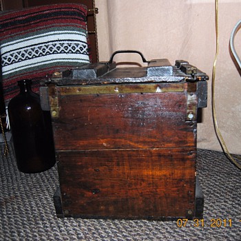 Old Egg Crate for transporting eggs. - Furniture