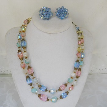 Laguna aurora borealis givre glass necklace