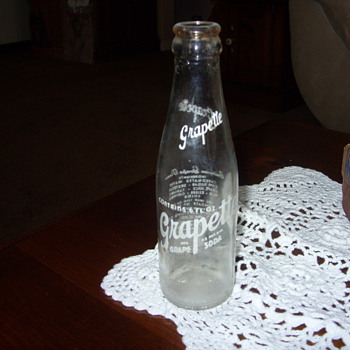 muncie indiana 6oz grapette soda bottle