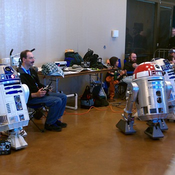 R2-D2 and Wall-E at Maker Faire