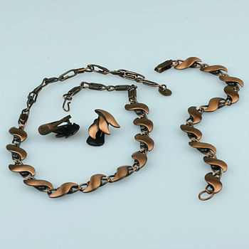 Copper parure