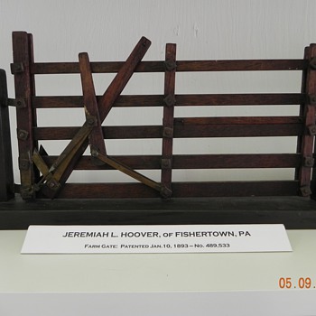 UNKNOWN PATENT MODEL GATE - Advertising