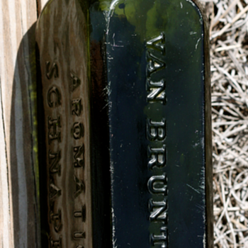 ~~~VAN BRUNT'S SCHNAPPS BOTTLE~~~