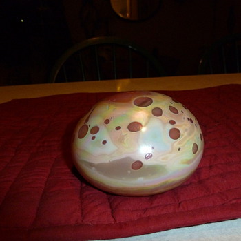 Beautiful paperweight with aurene glaze and controlled airbubbles! - Art Glass