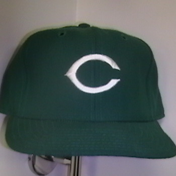 Game Used Dave Collins Cincinatti Reds St. Patrick Day Cap