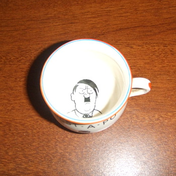 WW2 anti Hitler ash tray - Military and Wartime