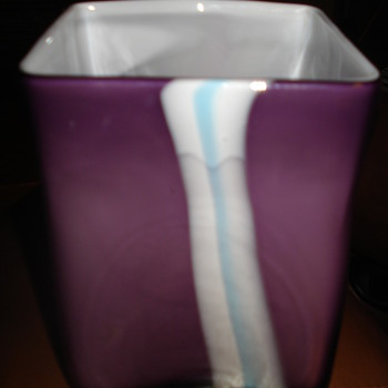 I NEED YOUR HELP WITH VASE - Art Glass