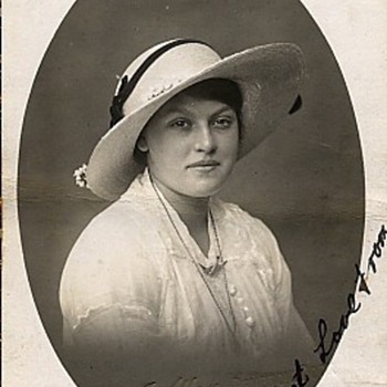 Lily in pictures - Photographs