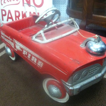 1950's Firechief pedal car. - Model Cars