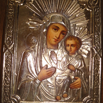 Antique Russian orthodox icon representing Madonna with child - Victorian Era