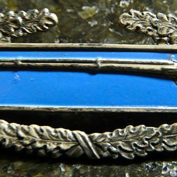 Army metal with long rifle/muscat