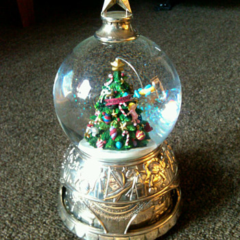 Snow Globe - Christmas