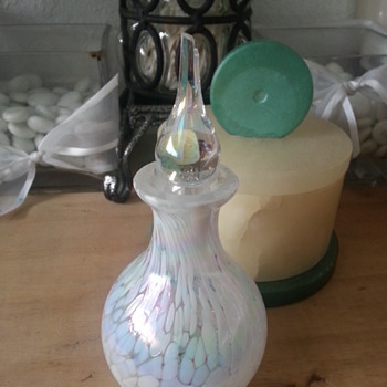 PERFUME BOTTLE - Art Glass