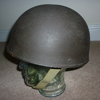 WW11 British tank crew steel helmet. 1945. - Military and Wartime