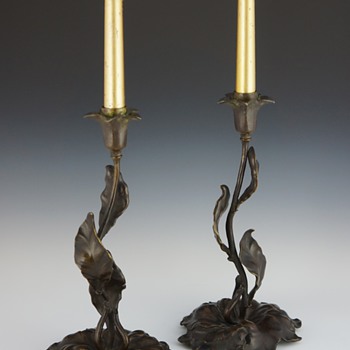French Art Nouveau Floriform & Foliate Bronze Candlesticks - Art Nouveau