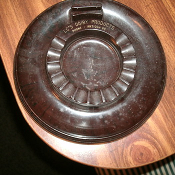 LC`S Dairy Products Ashtray - Tobacciana