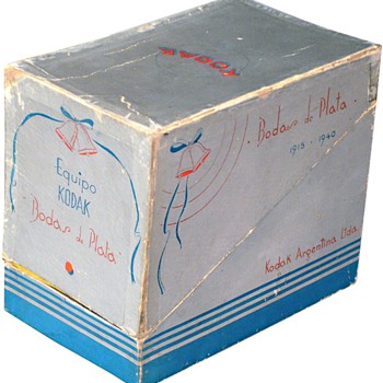 Six-20 Brownie Junior portrait model Bodas de Plata Kodak - Argentina 1915 1940 