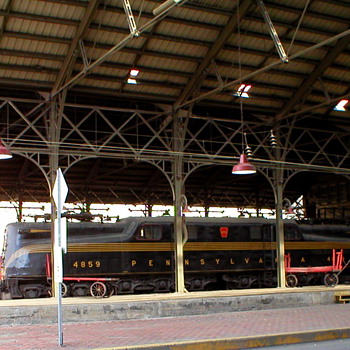 Pennsylvania RR GG1 at Harrisburg Station...