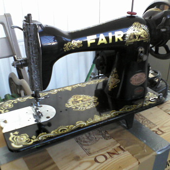 Vintage Sewing Machine...Manufacturer unknown..Help!