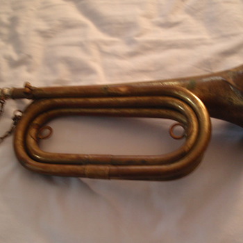 war time  bugle - Military and Wartime