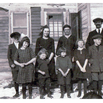 My Maternal Grandmother & her family circa 1923 - Photographs