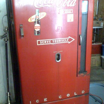 Vintage Coca Cola/Dr. Pepper Machine