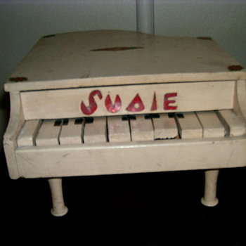 My Vintage Homemade Childs Piano that plays ! - Toys