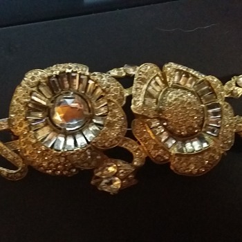 Estate Brooch unidentified - Costume Jewelry