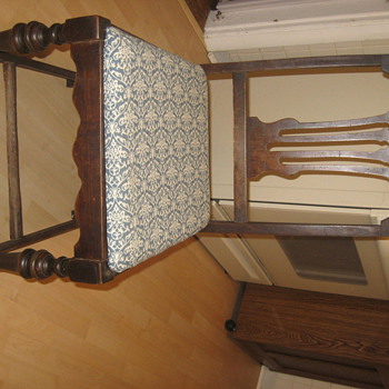 Need to know who made this chair!