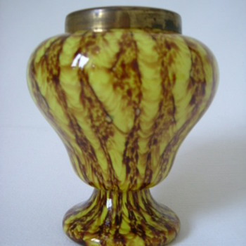 Czech Art Deco Welz Rose Bowl - Art Glass