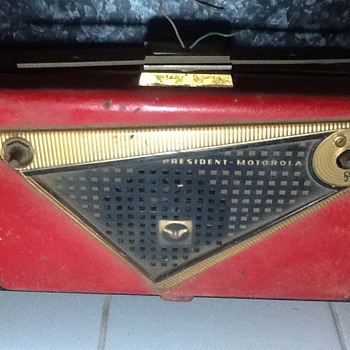 Battery valve portable radio - Radios