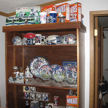 Cowboys collectibles - Football