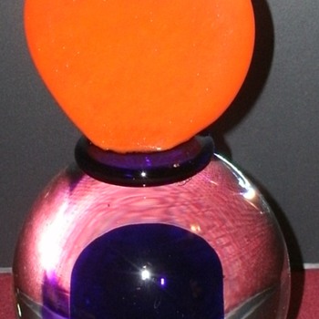 Rony Plesl  .... Paperweight - Art Glass